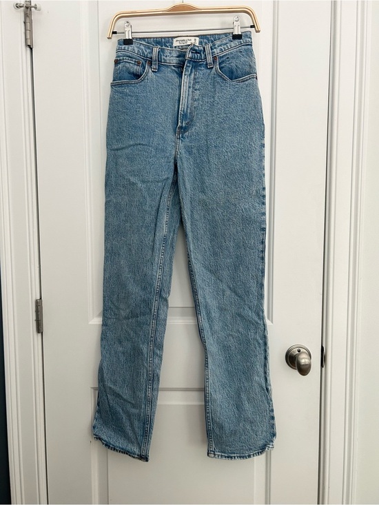 Abercrombie & Fitch Denim - Abercrombie Curve Love 90s Straight Ultra High Rise Jeans